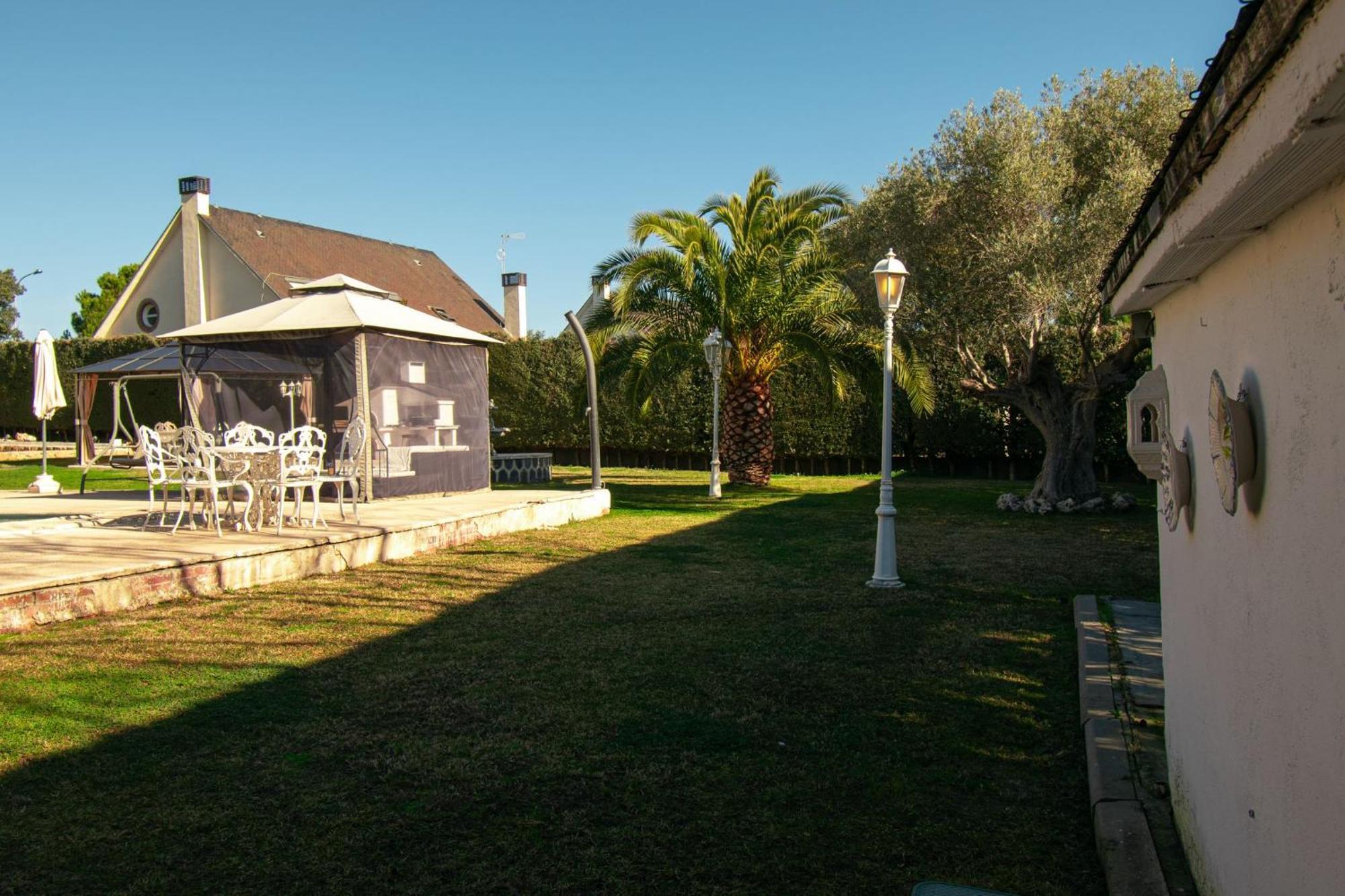 Villa Quiroga Villaviciosa de Odón エクステリア 写真